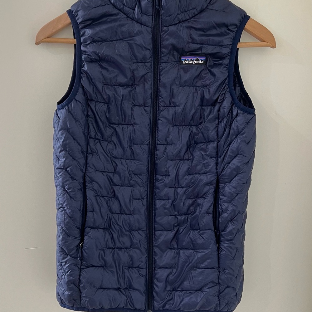 Women's Patagonia Nano Puff Vest 
Patagonia Dark Blue Puffer Vest